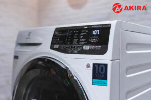 Hướng dẫn cách vắt quần áo bằng máy giặt electrolux