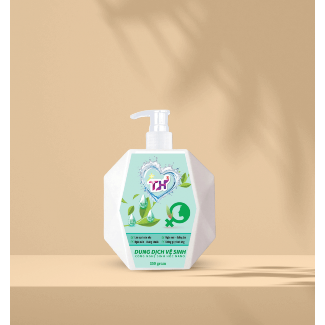 Dung dịch vệ sinh TH 250g Chai quả trám trắng