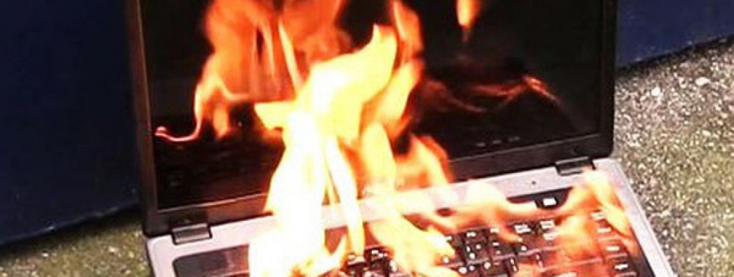 Nguy Cơ Gây Cháy Nổ Pin Laptop Khi Làm Việc Tại Nhà Ngày Giãn Cách 2021