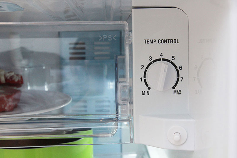 Tủ lạnh tại sao lại có 2 nút điều chỉnh nhiệt độ